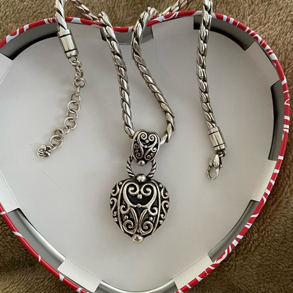 Brighton collectibles necklace